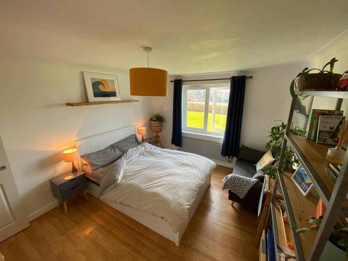 Sea Views On Fistral. Lovely Private Bedroom Ньюки Экстерьер фото